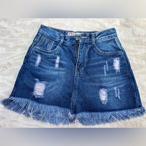 Distressed Denim Skort in Dark Blue sizeXS